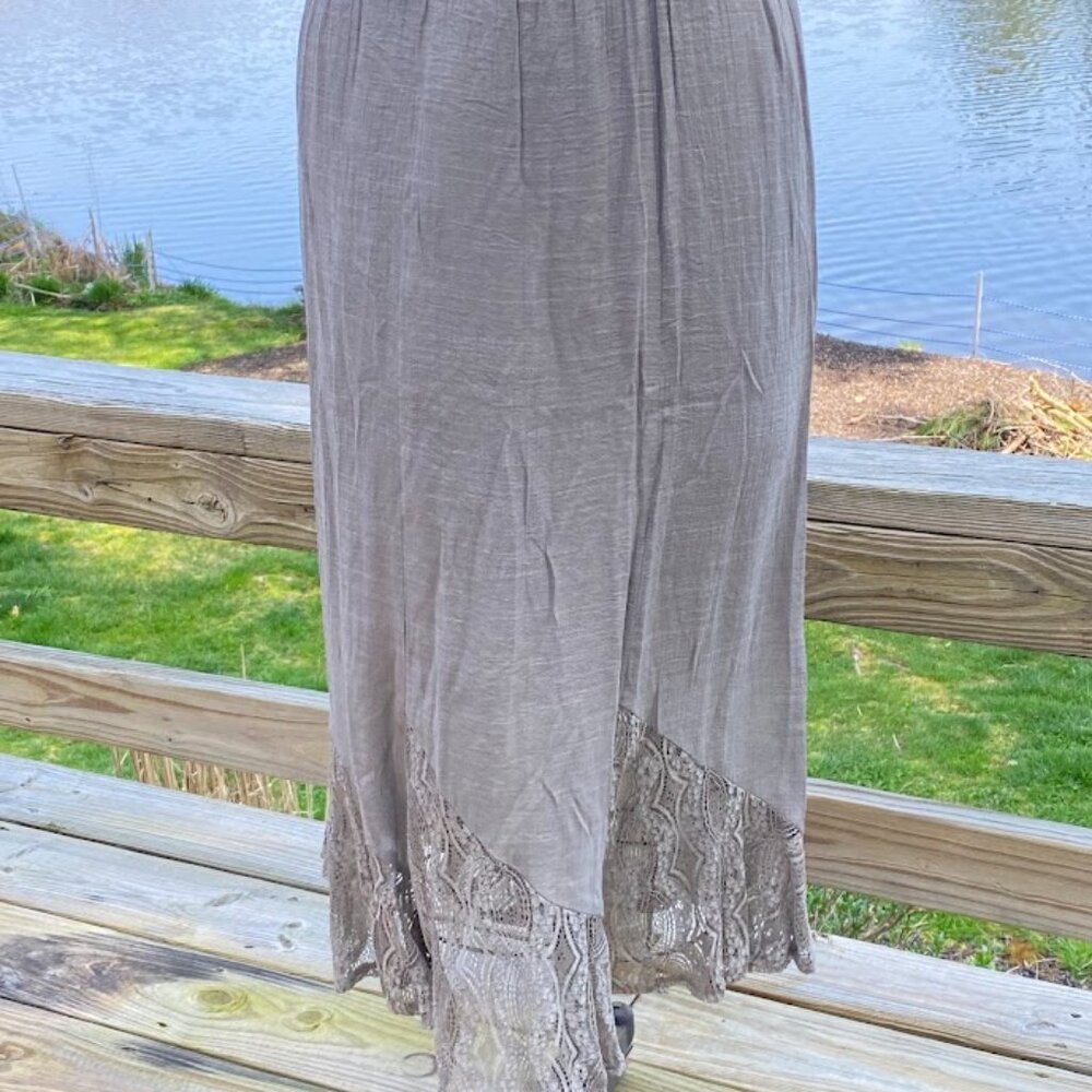 Brand New with Tags Lace Skirt by Apt9 Size Small